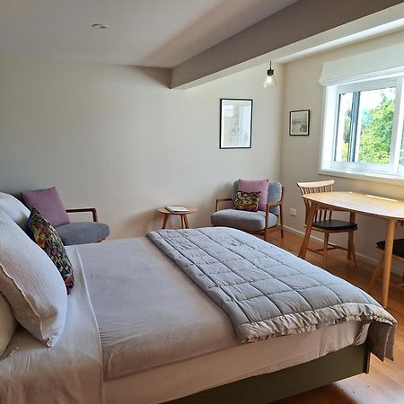Kowhai Studio -Private Opposite Golf Course In Central Ванака Экстерьер фото